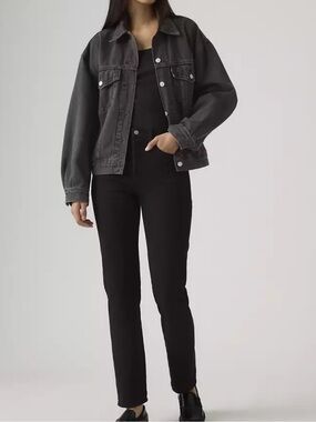 LEVI'S | Wedgie Straight Jeans - Size 28